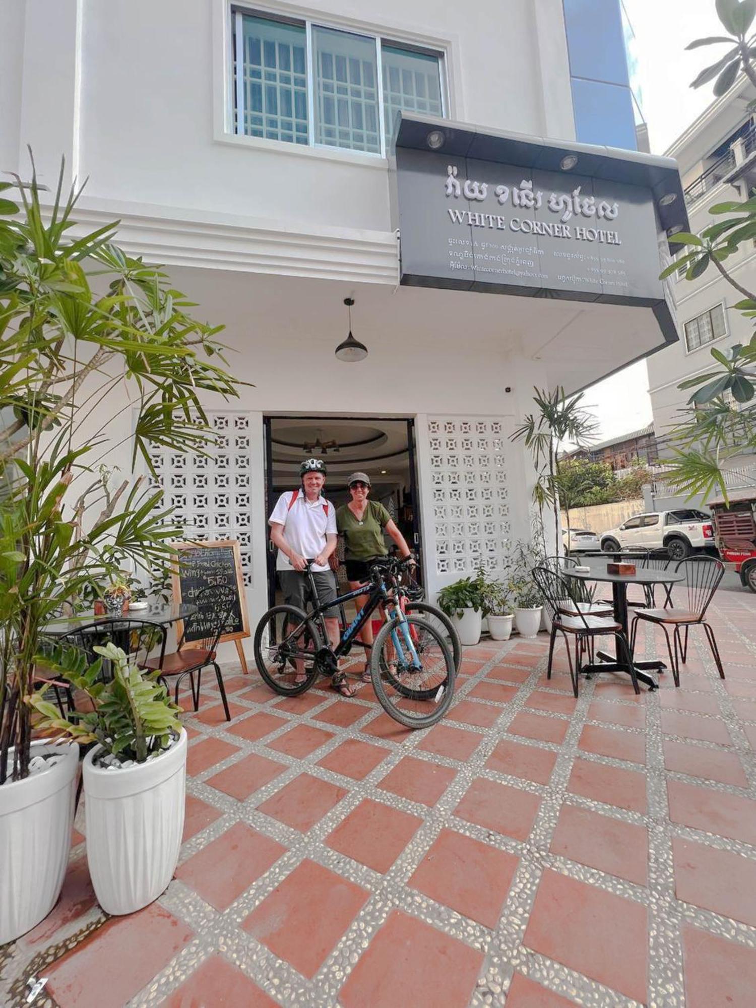 White Corner Hotel Phnom Penh Exterior foto
